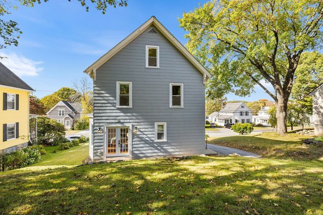 38 Park St, Hudson, MA 01749