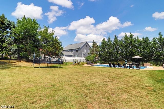 3 Raquel Ct, East Hanover Twp., NJ 07936