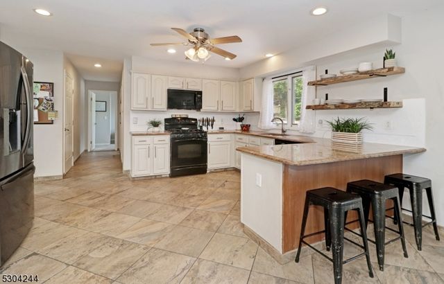 3 Raquel Ct, East Hanover Twp., NJ 07936