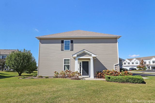 672 Anchorage Court, Pingree Grove, IL 60140