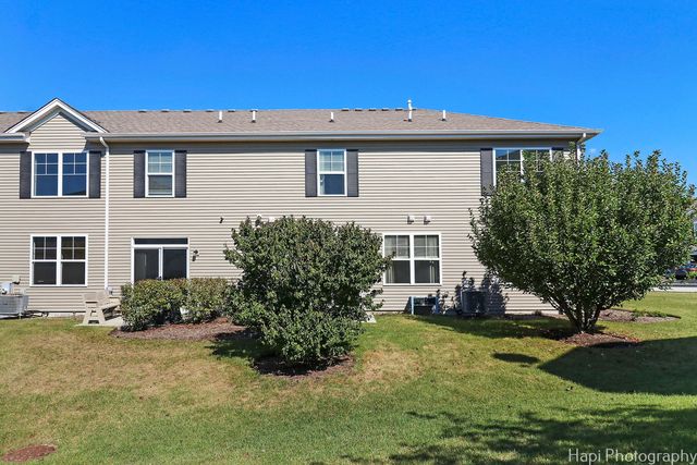 672 Anchorage Court, Pingree Grove, IL 60140