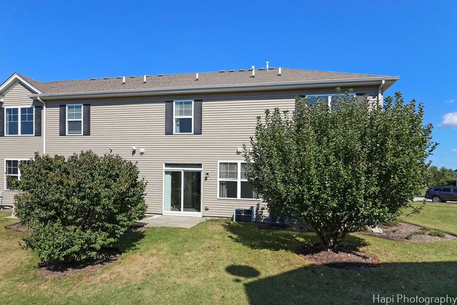 672 Anchorage Court, Pingree Grove, IL 60140