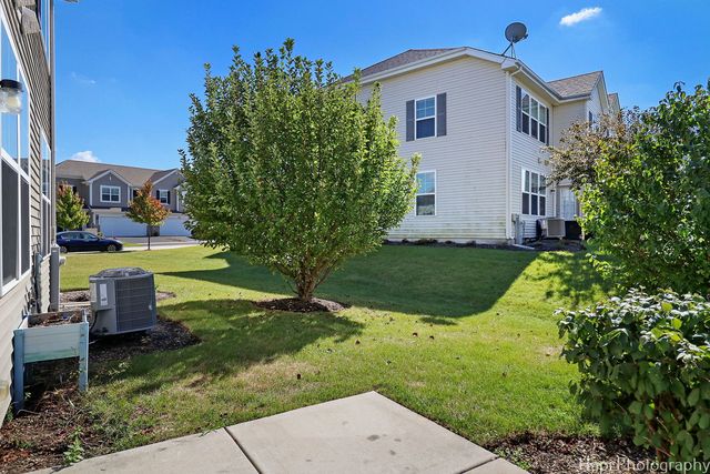 672 Anchorage Court, Pingree Grove, IL 60140