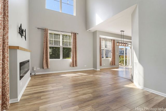 672 Anchorage Court, Pingree Grove, IL 60140