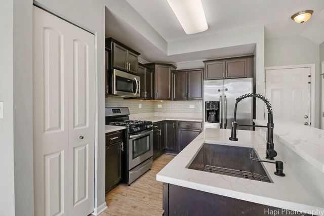 672 Anchorage Court, Pingree Grove, IL 60140