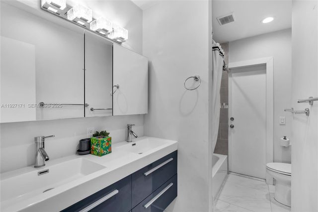 251 SE 8th St ., Pompano Beach, FL 33060