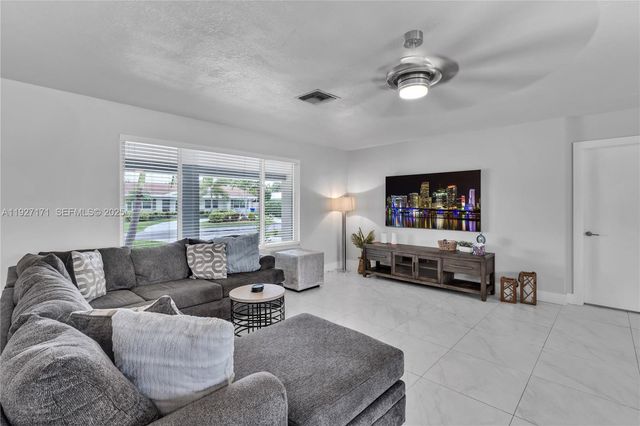 251 SE 8th St ., Pompano Beach, FL 33060