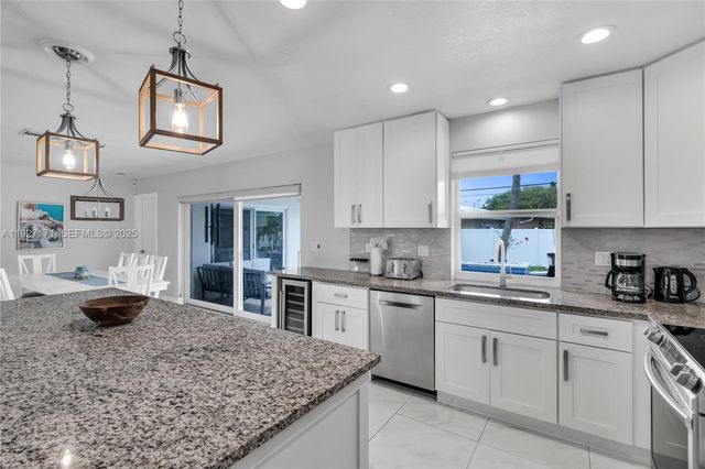 251 SE 8th St ., Pompano Beach, FL 33060