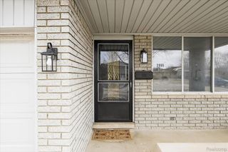 2995 Groves Drive, Sterling Heights, MI 48310