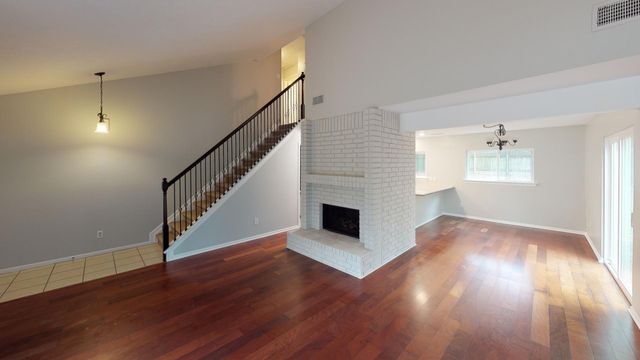 13 Hickorybark Drive, The Woodlands, TX 77381