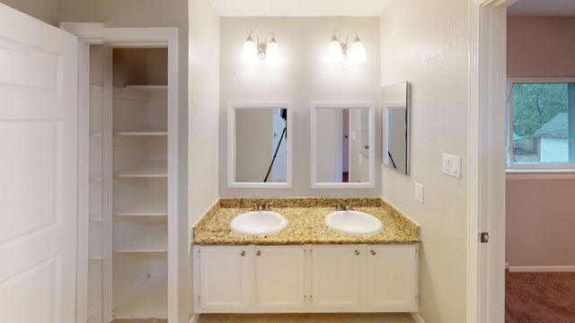 13 Hickorybark Drive, The Woodlands, TX 77381