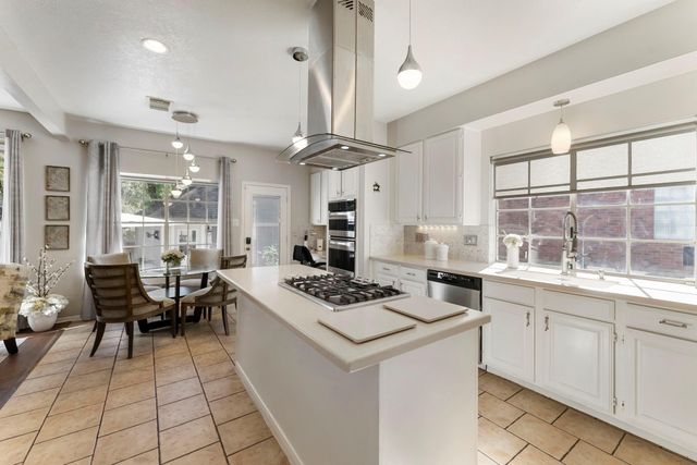 30 Spotted Deer Drive, Spring, TX 77381