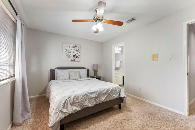 30 Spotted Deer Drive, Spring, TX 77381