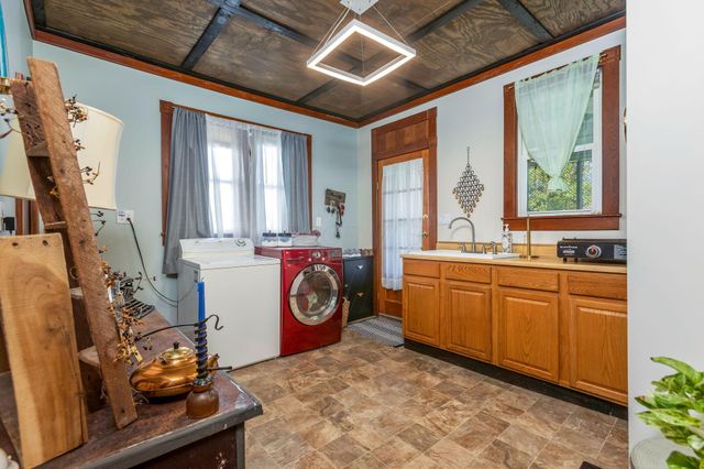 90 S Culver Street, Logan, OH 43138