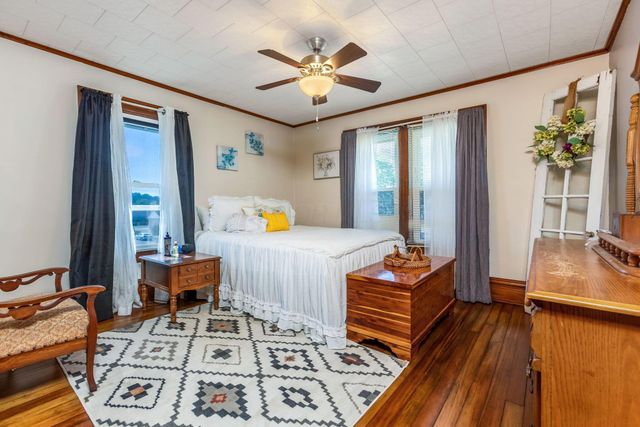 90 S Culver Street, Logan, OH 43138