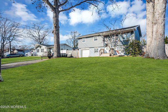 1624 Shady Lane, Toms River, NJ 08753