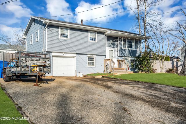 1624 Shady Lane, Toms River, NJ 08753