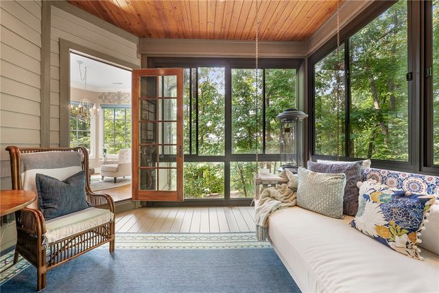 528 South Point Boulevard, Sunset, SC 29685