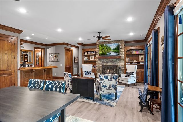 528 South Point Boulevard, Sunset, SC 29685