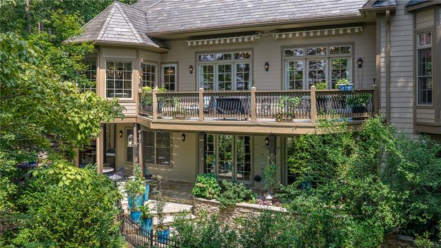 528 South Point Boulevard, Sunset, SC 29685