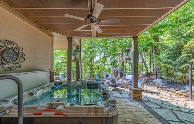 528 South Point Boulevard, Sunset, SC 29685