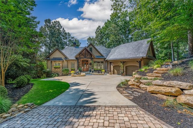 528 South Point Boulevard, Sunset, SC 29685