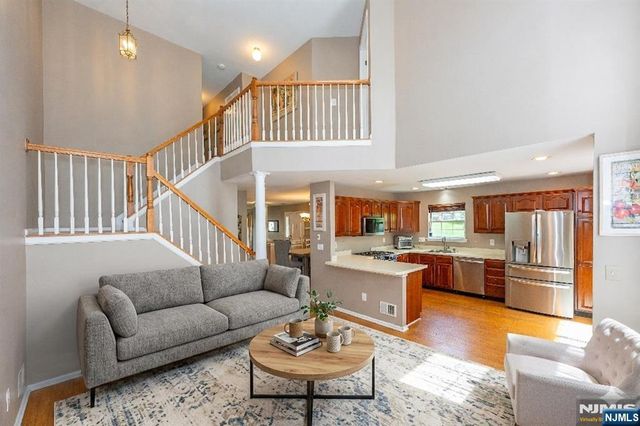 533 Cascade Court, Mahwah, NJ 07430