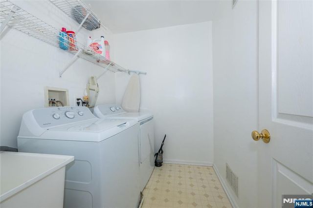 533 Cascade Court, Mahwah, NJ 07430