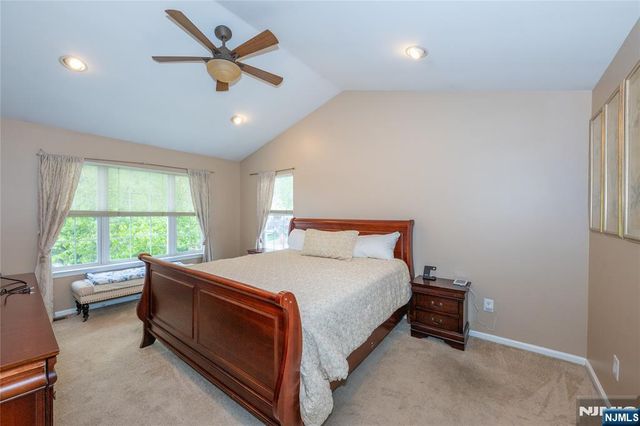 533 Cascade Court, Mahwah, NJ 07430