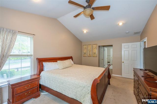 533 Cascade Court, Mahwah, NJ 07430