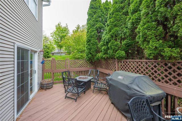 533 Cascade Court, Mahwah, NJ 07430