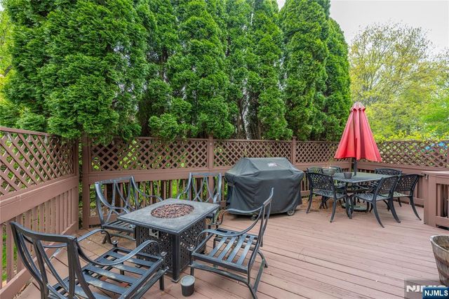 533 Cascade Court, Mahwah, NJ 07430