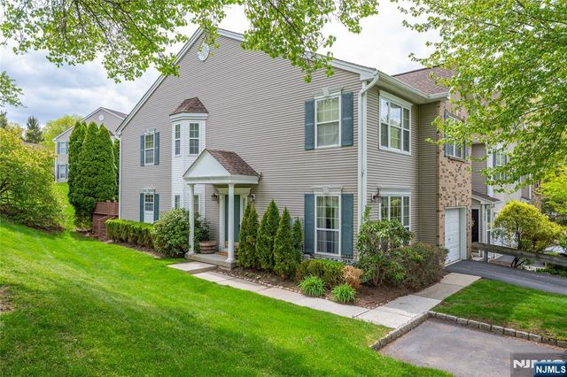 533 Cascade Court, Mahwah, NJ 07430