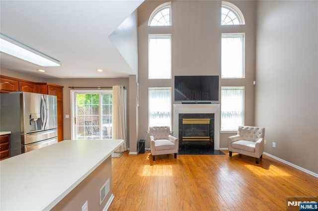 533 Cascade Court, Mahwah, NJ 07430
