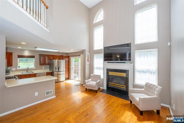 533 Cascade Court, Mahwah, NJ 07430