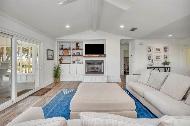 437 Mimosa Drive, St Simons Island, GA 31522