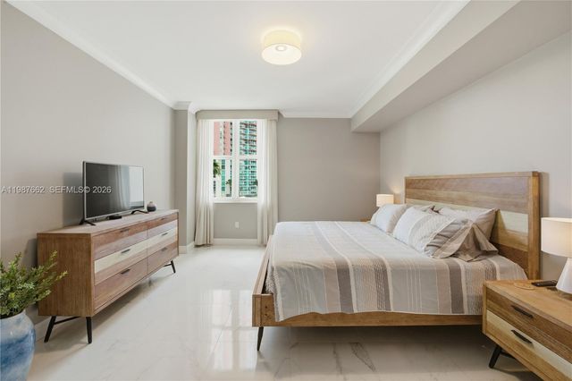 3330 NE 190th St 310, Aventura, FL 33180