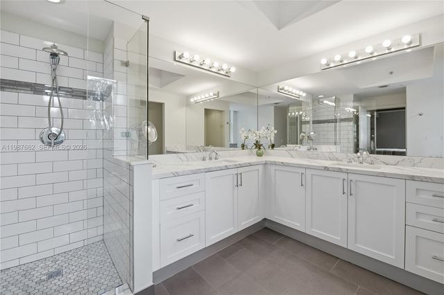 3330 NE 190th St 310, Aventura, FL 33180