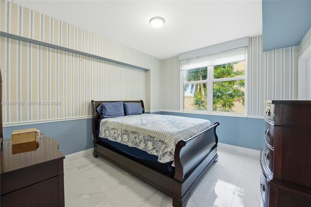 3330 NE 190th St 310, Aventura, FL 33180