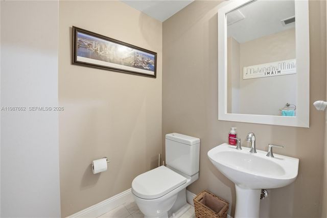 3330 NE 190th St 310, Aventura, FL 33180