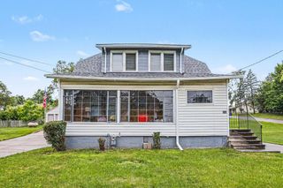 187 Sharon Avenue, Pennfield Twp, MI 49017