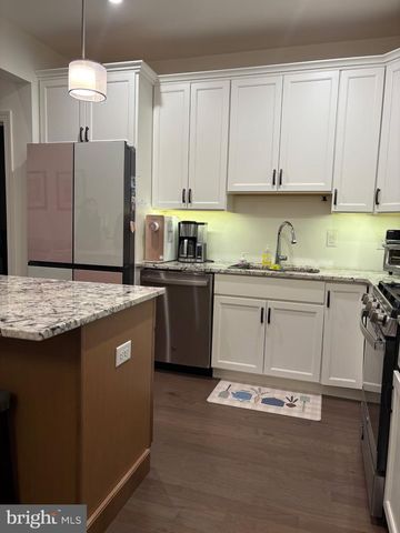 909 HOLDEN CT, Warminster, PA 18974