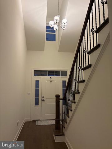 909 HOLDEN CT, Warminster, PA 18974