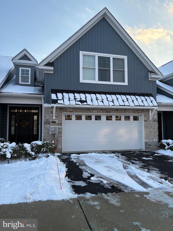 909 HOLDEN CT, Warminster, PA 18974