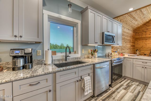 384 Cross Mountain Drive, Shady Valley, TN 37688