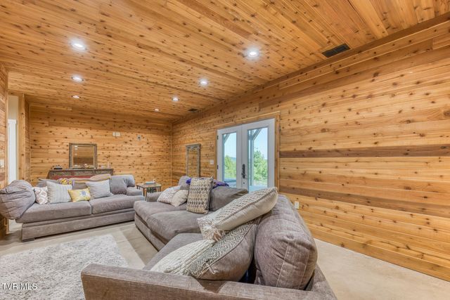 384 Cross Mountain Drive, Shady Valley, TN 37688