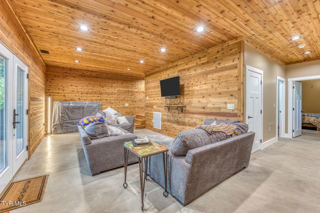 384 Cross Mountain Drive, Shady Valley, TN 37688