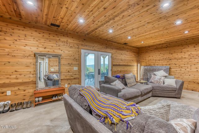 384 Cross Mountain Drive, Shady Valley, TN 37688