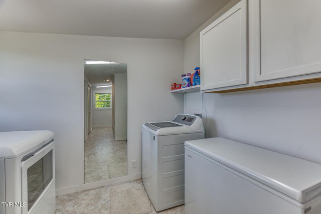 384 Cross Mountain Drive, Shady Valley, TN 37688