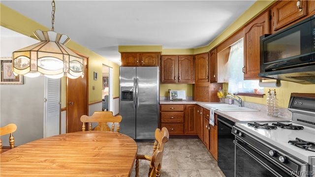 34 Louise Drive, Cheektowaga, NY 14227